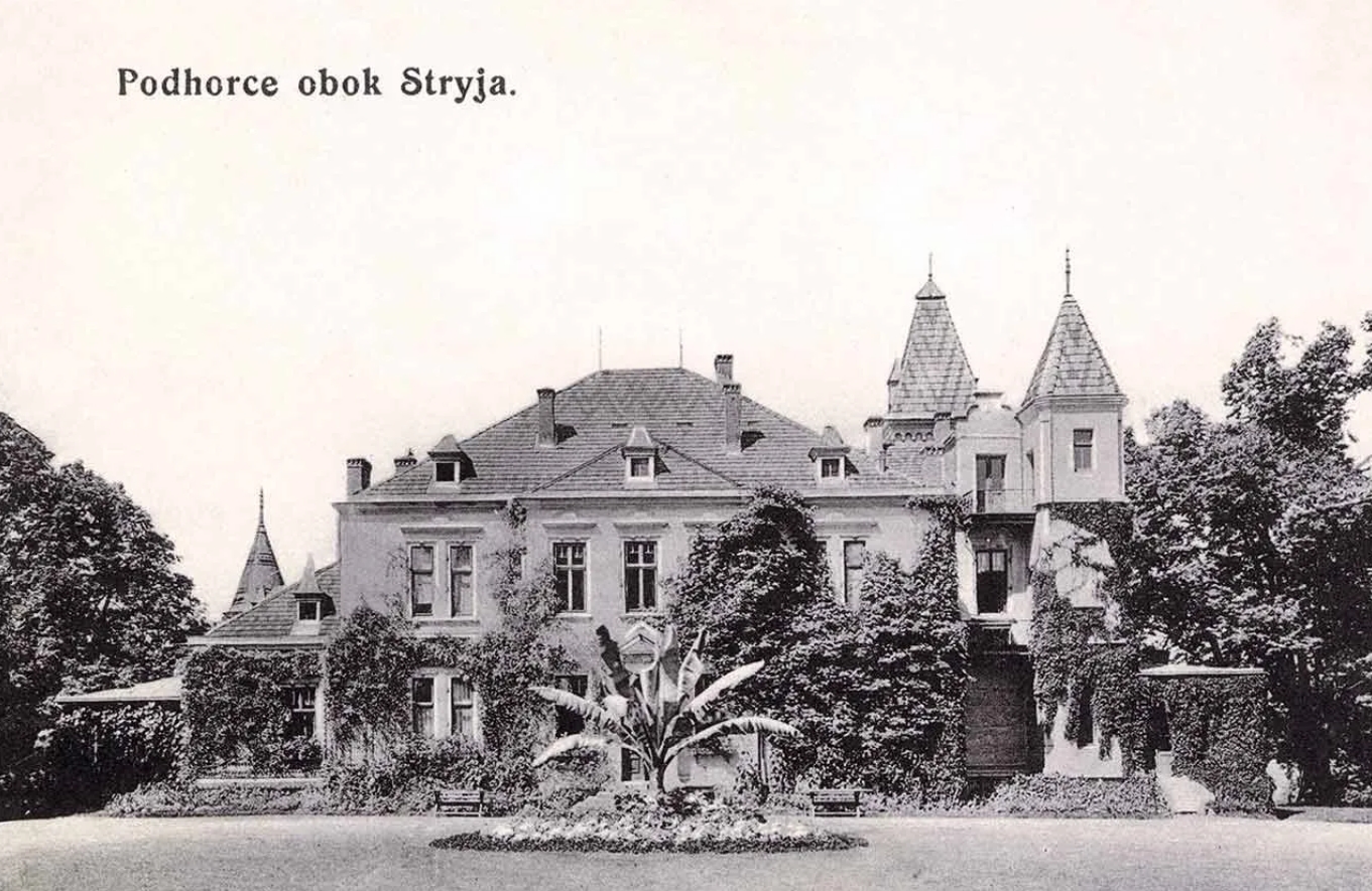 Дворец возле Львова, который считают проклятым и сейчас в нем видят призраков